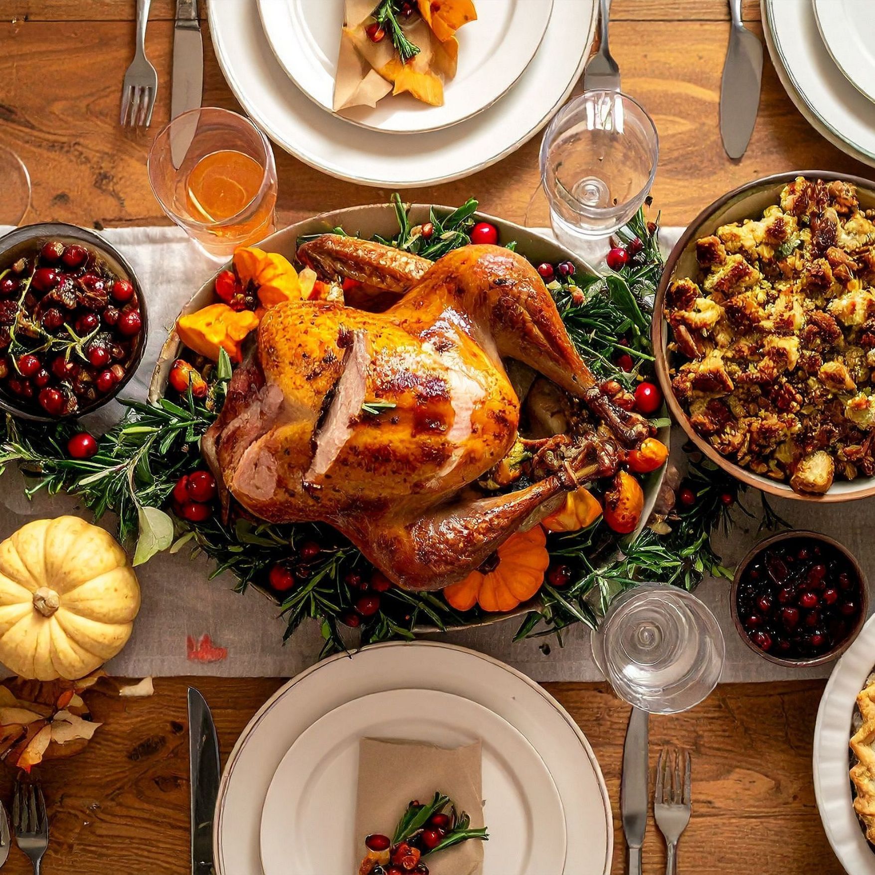 Hosting Thanksgiving in a Small Chicago Apartment? Here’s How to Make It Work